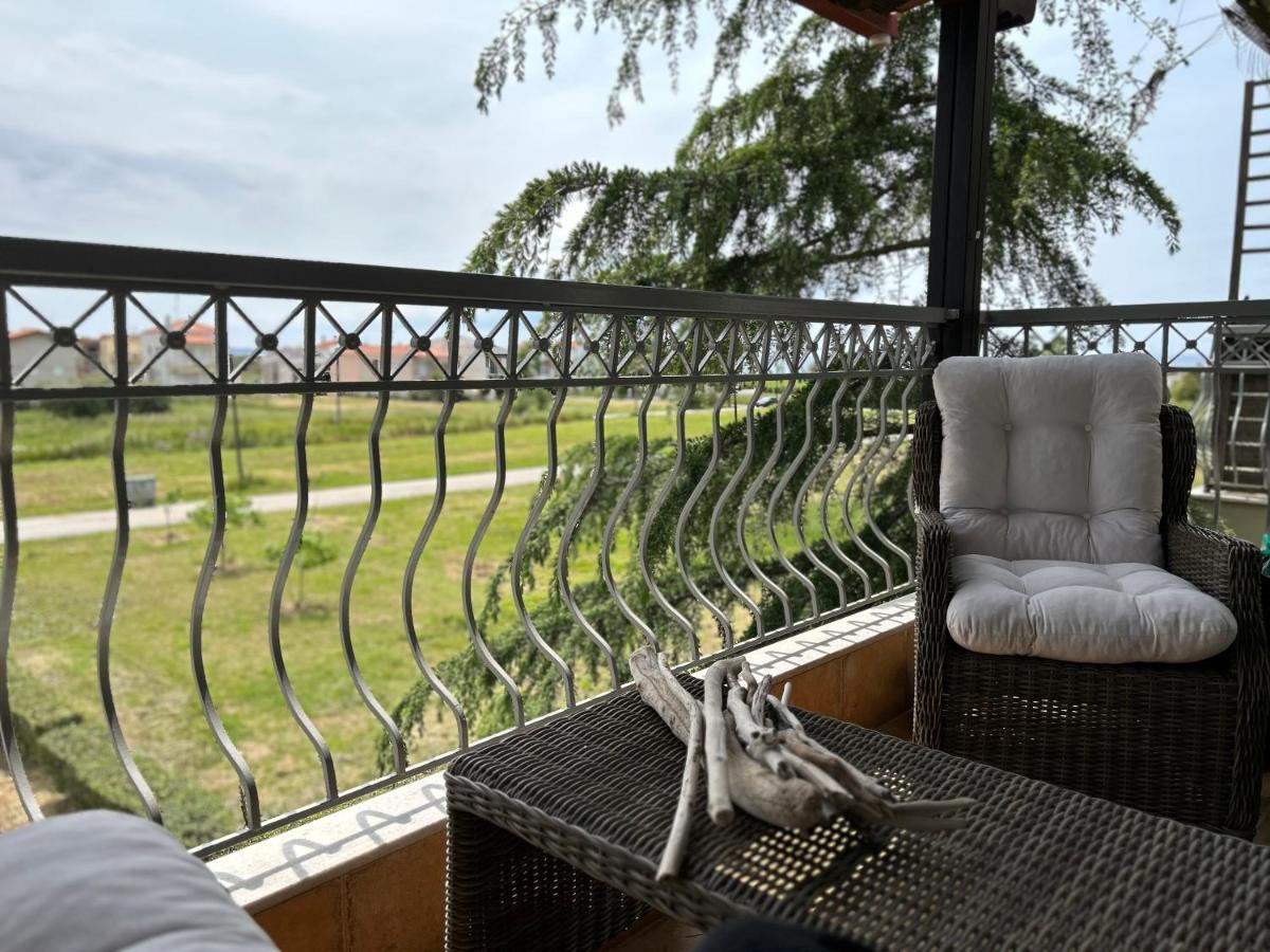 Calliopes By The Sea Boutique Suites Paralia Dionisiou Exterior foto