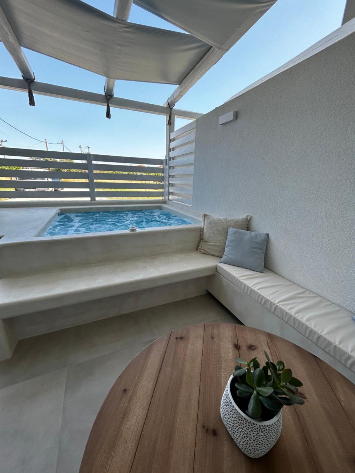 Calliopes By The Sea Boutique Suites Paralia Dionisiou Exterior foto